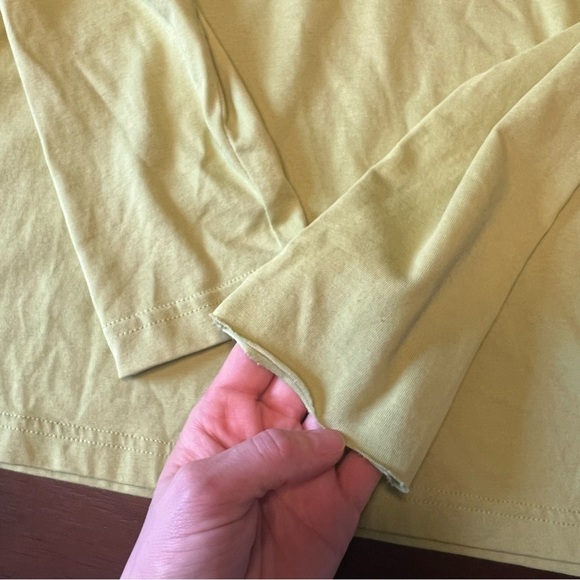 Carhartt women’s long sleeve t shirt. Green. Size M. - Picture 6 of 7